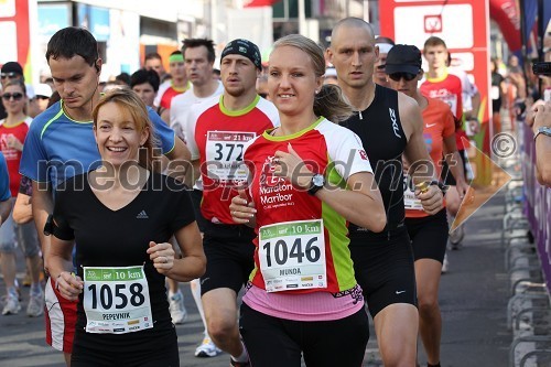 Nina Pepevnik (1058) in Martina Munda (1046) Brezplačna fotografija na facebooku
