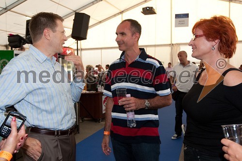 Samuel Žbogar, minister za zunanje zadeve, 	Marko Boštjančič, član uprave Telekoma Slovenije in 	Darinka Pavlič Kamien, vodja službe za odnose z javnostmi pri Telekomu Slovenije