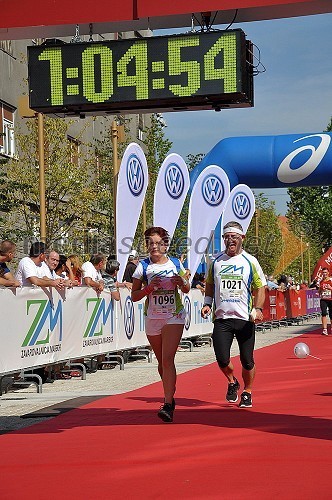 Manuela Zajc (1096) in Ivan Lašič (1021) Brezplačna fotografija na facebooku