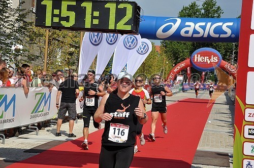 Aleksander Flajs (189), Petra Bombek (116) in ..., ter Danijel Vogrin (469)Brezplačna fotografija na facebooku
