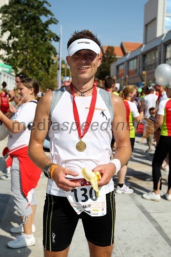 Zlatko Rajh (130) zmagovalka tekaškega maratona na 21km  Brezplačna fotografija na facebooku