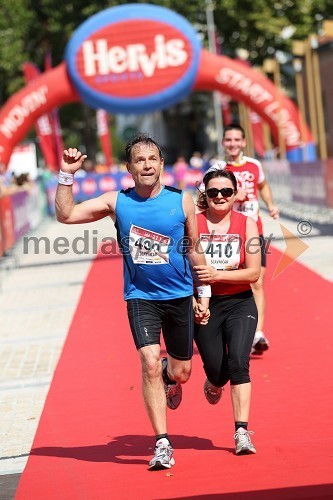 Anton Ščavničar (409) in Marija Ščavničar (410) Brezplačna fotografija na facebooku
