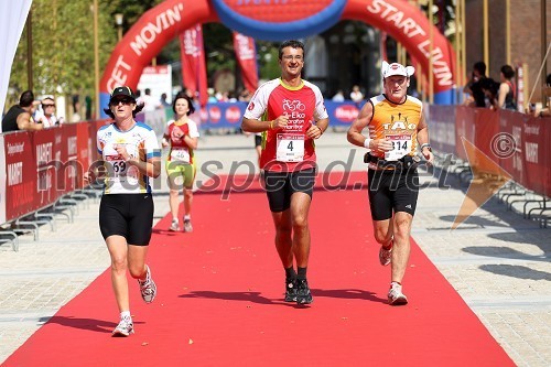 Asia	Butinar (69), Irena Holzer (46) in Marijan Kaučič (4), ter Zdravko Čufar (314) Brezplačna fotografija na facebooku
