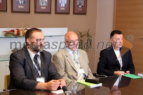 Prof. dr. Gorazd Meško, dekan Fakultete za varnostne vede UM, prof. dr. Jozef Wojcikiewicz, član programskega odbora konference, Nicolaus Copernicus University, Poljska in prof. dr. Bojan Dobovšek, predsednik organizacijskega odbora Mednarodne konference o kriminalističnem preiskovanju v Evropi