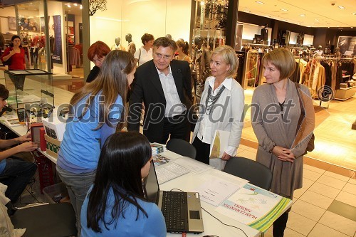 ..., ..., prof. dr. Danijel Rebolj, rektor univerze v Mariboru, prof. dr. Karin Stana Kleinschek, prorektorica univerze v Mariboru in ...