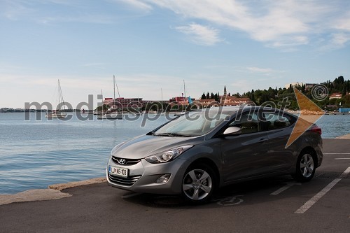 Hyundai Elantra 2011