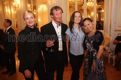 Valentina Turcu, koreografinja in baletna solistka, njen oče Marin Turcu, baletnik in Branka Popoviciin Asami Nakashima, baletni plesalki