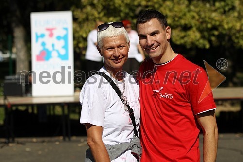 	Barbra Drnač, novinarka in Matevž Česen, plesalec Brezplačna fotografija na facebooku
