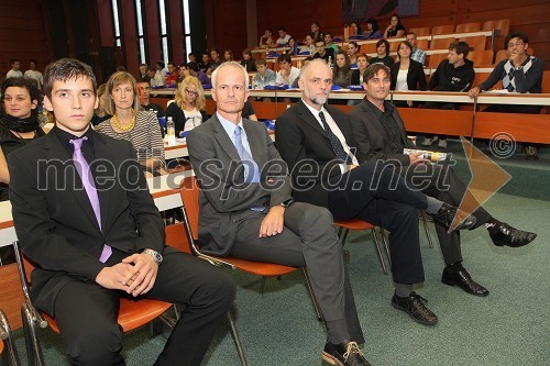 ..., prof. dr. Miroslav Premrov, Fakulteta za gradbeništvo UM, doc. dr. Borut Macuh, vodja izrednega študija Fakultete za gradbeništvo UM in Matej Moharič, prodekan za študentske zadeve Fakultete za gradbeništvo UM  
