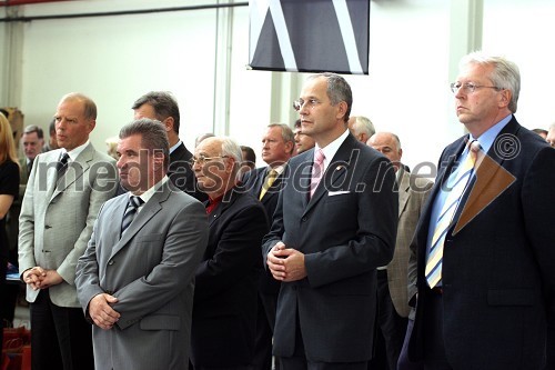 Herman Rigelnik, predsednik uprave Autocommerca, mag. Andrej Vizjak, minister za gospodarstvo, dr. dr. Stanko Ojnik, zaslužni profesor, Boris Sovič, mariborski župan v letih 1998-2006 in Dietrich-Wolf Schulz