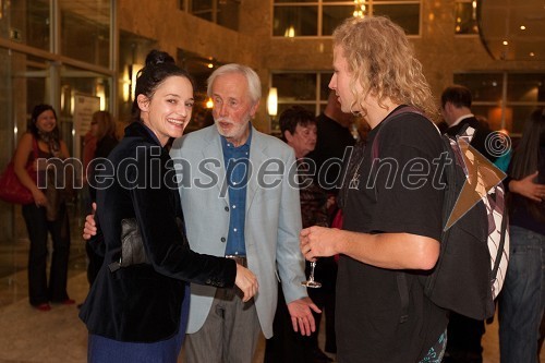 Vesna Vončina, igralka, Janez Povše, režiser in Jaka Andrej Vojevac, režiser