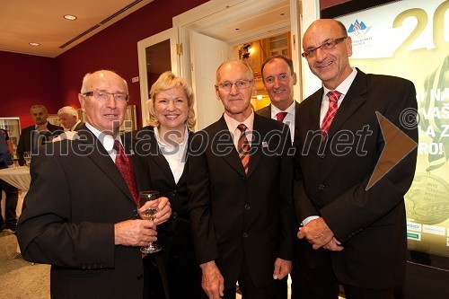 Tone Prosenc, odvetnik, 	Sabrina pečelin, odnosi z javnostjo Porsche Slovenija d.o.o., Miro Cerar, nekdanji gimnastičar in predsednik Olimpijske akademije ter ambasador za fair play,  Frenk Tavčar, Porsche Slovenija d.o.o. in Heinz Slesak, generalni direktor Porsche Slovenija d.o.o.