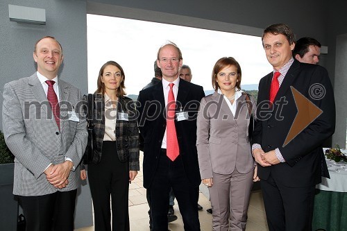 Jeremy Hibbins, Britanska mednarodna šola v Ljubljani, d.o.o., 	Barbara Kobale, Evropska hiša Maribor, Andrew Page, veleposlanik Velike Britanije v Sloveniji, Romana Kancler, direktorica SEB d.o.o. in Tomaž Kancler, podžupan Mestne občine Maribor