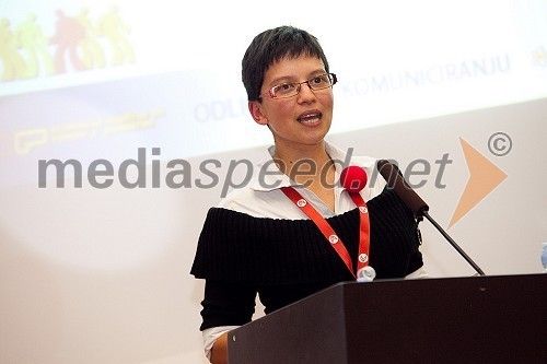 Tatjana Šeneker, NKBM d.d., vodja organizacijskega odbora 15. SKOJ-a Brezplačna fotografija na facebooku