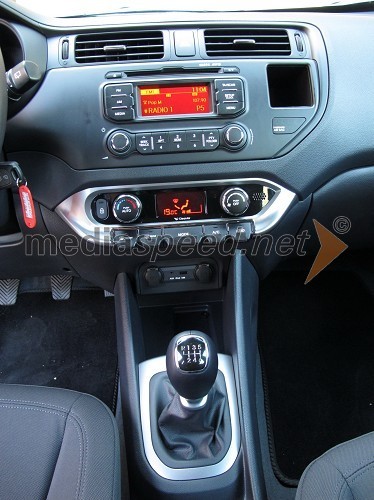 Kia Rio 2011, notranjost