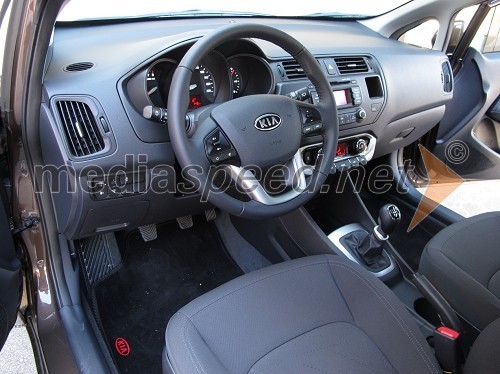 Kia Rio 2011, notranjost