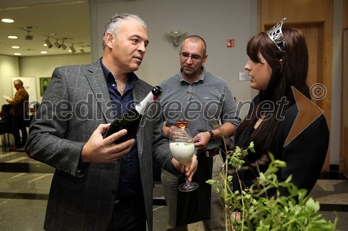 Miha Istenič, vinarstvo Istenič, Borut Godec, urednik Časnik Finance
 in Sandra Kapušin, kraljica Metliške črnine 2011