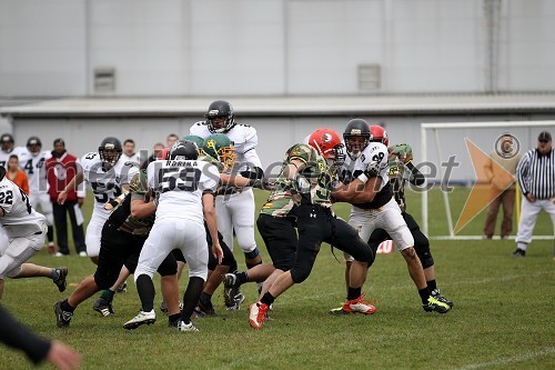 	Igralci ekip Maribor Generals in Zagreb Raiders