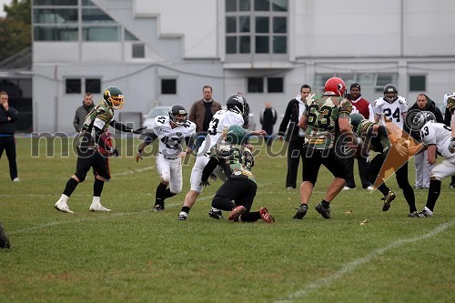 	Igralci ekip Maribor Generals in Zagreb Raiders