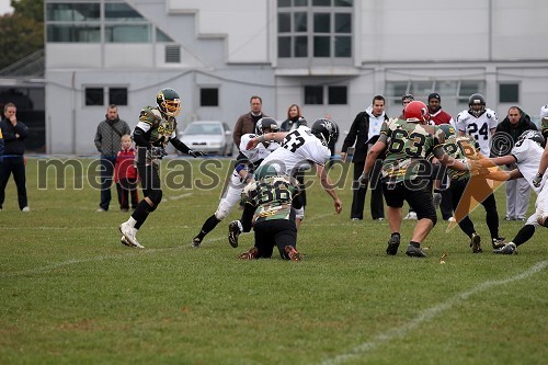 	Igralci ekip Maribor Generals in Zagreb Raiders