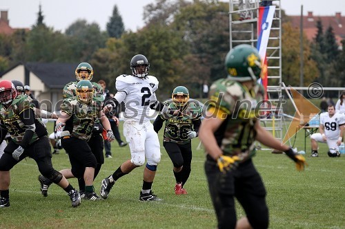 	Igralci ekip Maribor Generals in Zagreb Raiders