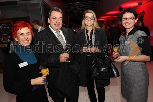 	Azra Pisek, Astellas, Iztok Verdnik, HRG SLovenija, Ingrid Kalan, HRG Slovenija in Majda MIklavčič, Astellas