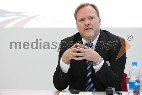 Ken Jones, predsednik firme Astellas Pharma Europe