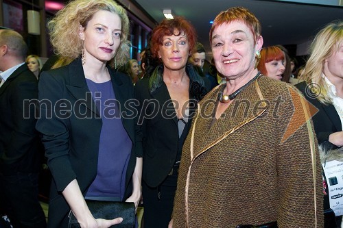 Hermina Kovačič, novinarka, Irena Ognjenovič, lastnika butika Chic in Breda Mijovič, modna poznavalka