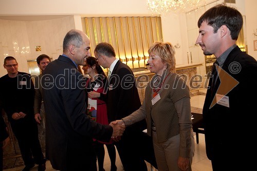 Janez Janša, presednik SDS, dr. Rosvita Pesek in Gregor Jenuš, organizacijski odbor simpozija