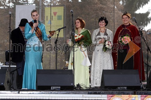 Andreja Plohl, vinska kraljica Radgonsko - Kapelskih goric, Tina Rajh, 2. Cerkvenjaška vinska kraljica, Ksenja Arbeiter, mariborska vinska kraljica in ...