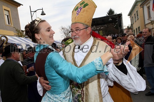 Andreja Plohl, vinska kraljica Radgonsko - Kapelskih goric in ...