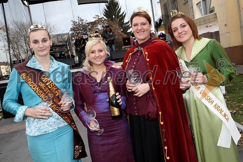 Andreja Plohl, vinska kraljica Radgonsko - Kapelskih goric, Simona Žugelj, vinska kraljica Slovenije 2011, ... in Tina Rajh, 2. Cerkvenjaška vinska kraljica