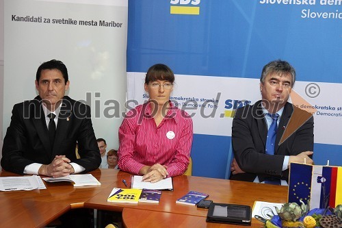 Stojan Auer, politik, dr. Andreja Špernjak, dr. Milan Zver, evropski poslanec in Gregor Pivec, predsednik SDS Maribor