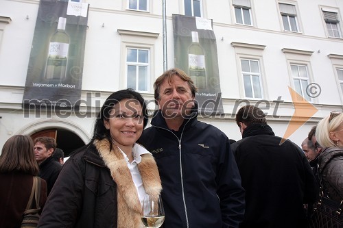 Klementina Ihanec, predsednica uprave družbe Vinag ter Bojan Gerič, vodja turizma v Športnem centru Pohorje