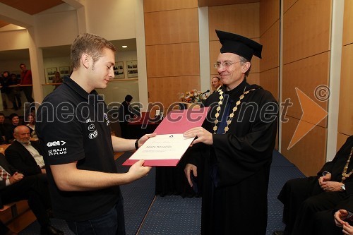 Aljaž Kovačič in prof. dr. Danijel Rebolj, rektor Univerze v Mariboru