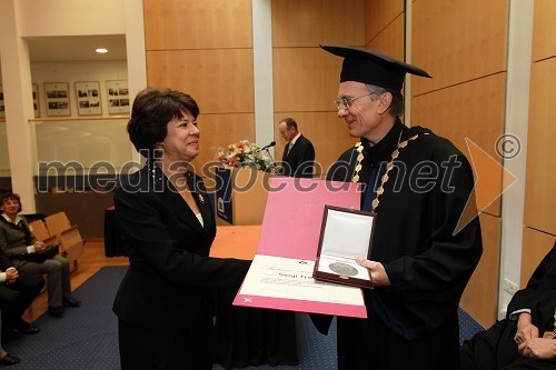 Prof. dr. Sonja Treven, Ekonomsko-poslovna fakulteta Univerze v Mariboru in prof. dr. Danijel Rebolj, rektor Univerze v Mariboru