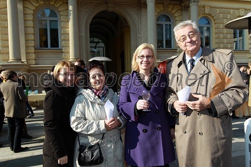 Alenka Jarc, strokovna sodelavka Centra za promocijo UM, Vanja Borovac, samostojna svetovalka Centra za  promocijo UM, prof. dr. Andreja Pucihar, prodekanica Fakultete za organizacijske vede in prof. dr. Jože Gričar, predavatelj na Fakulteti za organizacijske vede UM

