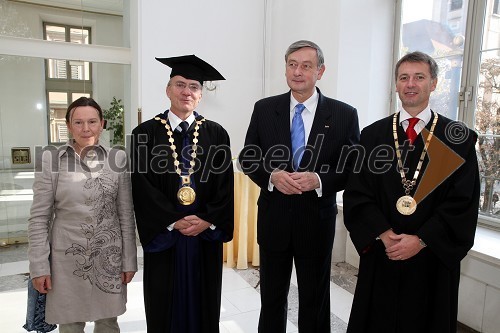 Prof. dr. Danijel Rebolj, rektor Univerze v Mariboru in soproga Suzana Rebolj, dr. Danilo Türk, predsednik Republike Slovenije in prof. dr. Samo Fošnarič, dekan Pedagoške fakultete UM