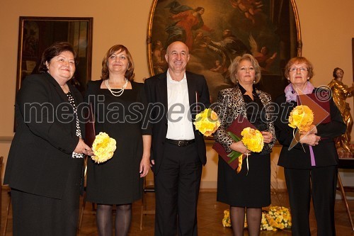 Majda Struc, Marta Krpič, glavna in odgovorna urednica revije Naša žena, Novalija Muminović, Nada Verbič in Danica Ozimic