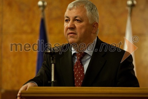 	Peter Tomšič, predsednik uprave Mladinske knjige Založbe