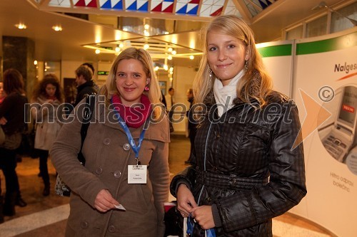 Sara Pokeržnik in Pija Vrezner
Brezplačna fotografija na facebooku