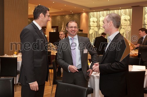 Boštjan Škrlec, ministrstvo za pravosodje, Kevin Morrison, predsednik Britanske gospodarske zbornice v Sloveniji (BCCS) in Victor Hoff, Glaxo Smith Kline