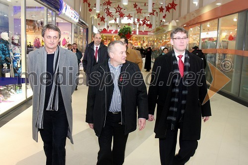 Tomaž Kancler, podžupan Mestne občine Maribor, Franc Kangler, župan Mestne občine Maribor in Žiga Debeljak, predsednik uprave družbe Mercator d.d.