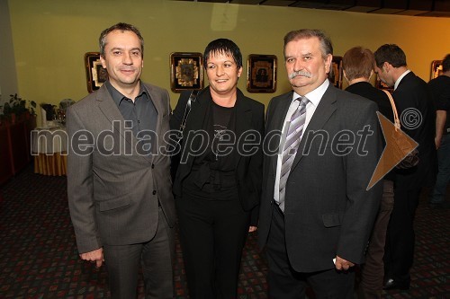 Darko Gradišnik in soproga ter Janez Rihtarič, župan občine Radenci