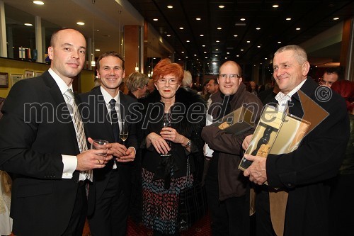 Tomaž Polak, ravnatelj Glasbene šole Gornja Radgona, Borut Cvetkovič, direktor podjetja Radgonske gorice, d.d., Danica Hojs, notarka, njen sin in partner