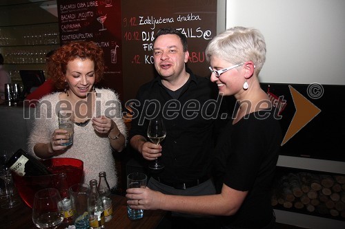 Urška Jodl Skalicky, predstavnica za odnose z javnostmi v UKC Maribor, Sašo Papp, moderator in Lenja Faraguna Papp