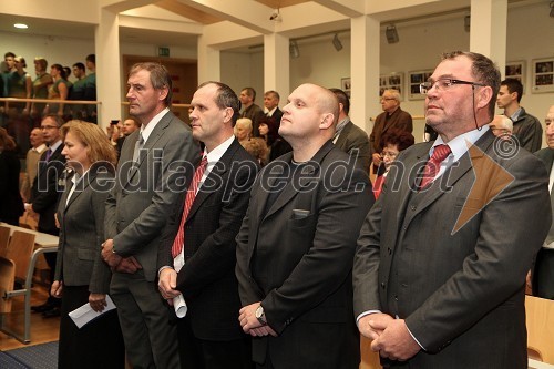 Prof. dr. Martina Bavec, Fakulteta za kmetijstvo in biosistemske vede UM, doc. dr. StanislavTojnko, ..., prof. dr. Črtomir Rozman, Fakulteta za kmetijstvo in biosistemske vede UM in prof. dr. Tomaž Tollazzi, Fakulteta za gradbeništvo UM