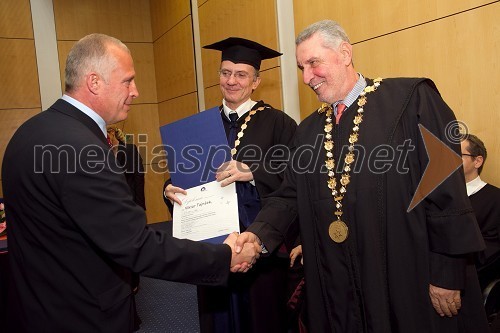 Dr. Viktor Tajnšek, Fakulteta za logistiko Univerze v Mariboru, prof. dr. Danijel Rebolj, rektor Univerze v Mariboru in prof. dr. Martin Ivan Lipičnik, dekan Fakultete za Logistiko Univerze v Mariboru