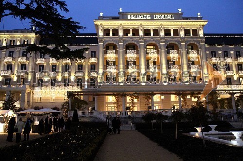 Novoletna tržnica pri hotelu Kempinski Palace Portorož