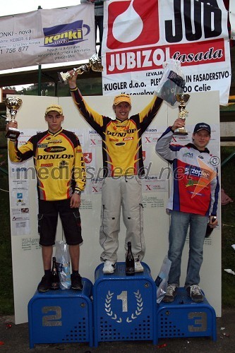 Zmagovalci dirke - člani do 125 ccm: Matevž Irt, Klemen Gerčar (oba AMD Sitar Dunlop) in Toni Mulec (MK Slovenj Gradec)